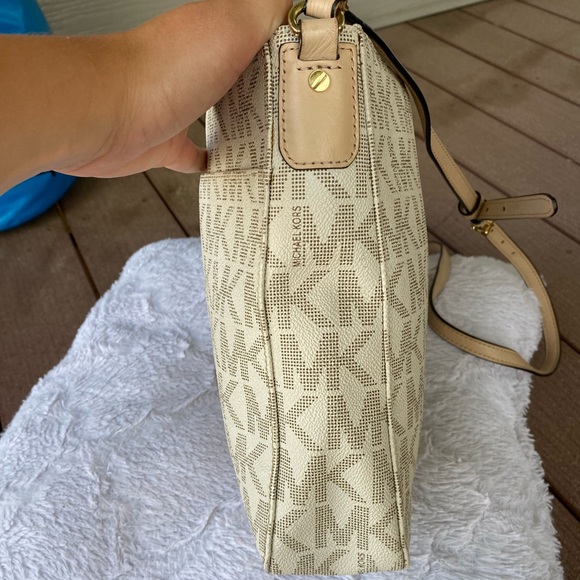 Michael Kors purse >MK DESIGN< - Picture 2 of 7